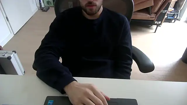 taallguyy 196 online show from December 17, 2025, 11:05 am