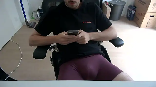 taallguyy 196 online show from June 10, 2026, 3:44 pm