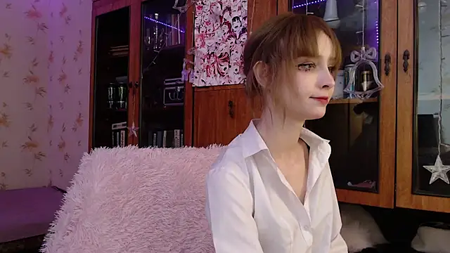 cloudgirrl online show from January 30, 2025, 9:47 pm