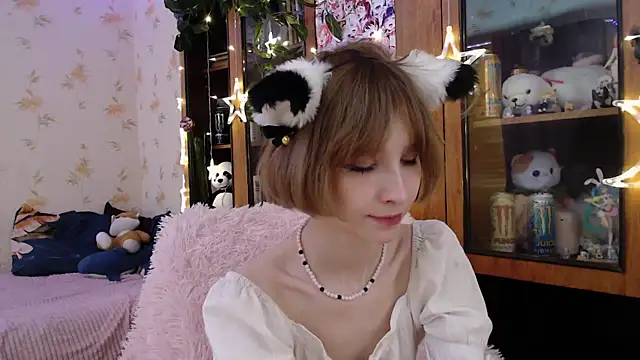 cloudgirrl online show from March 2, 2025, 4:17 am