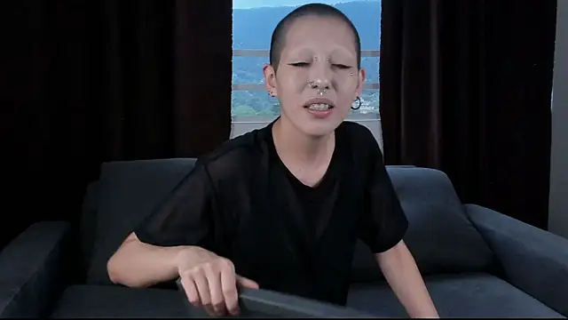 Snapshot of lnxmst chatting on November 15, 2025, 9:54 pm lnxmst online show from November 15, 2025, 9:54 pm