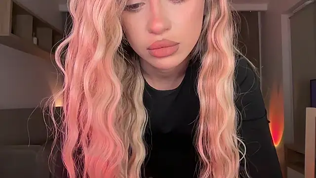 Julia RL online show from October 15, 2025, 9:04 pm