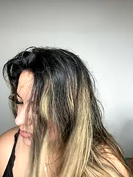 Amira  Fatima online show from October 14, 2025, 2:18 pm