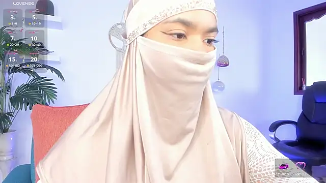 Snapshot of saray_halam chatting on September 18, 2025, 6:10 pm saray halam online show from September 18, 2025, 6:10 pm