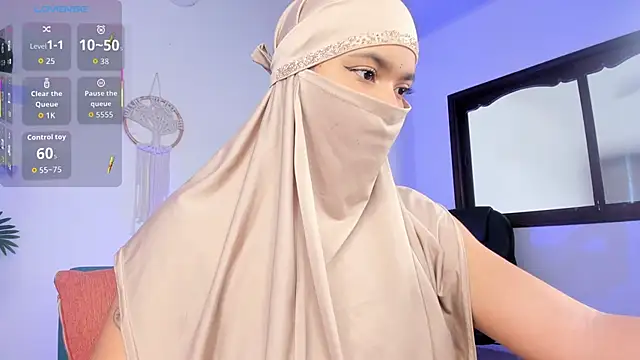 Snapshot of saray_halam chatting on September 29, 2025, 6:13 pm saray halam online show from September 29, 2025, 6:13 pm