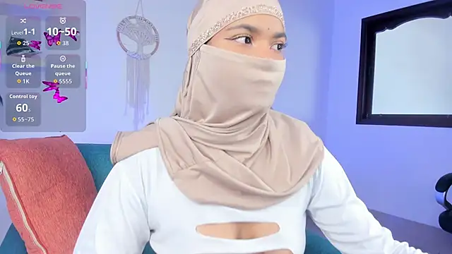 Snapshot of saray_halam chatting on October 2, 2025, 6:15 pm saray halam online show from October 2, 2025, 6:15 pm