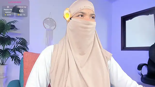 Snapshot of saray_halam chatting on October 9, 2025, 6:17 pm saray halam online show from October 9, 2025, 6:17 pm