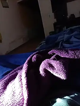 Snapshot of carloshot31 chatting on February 9, 2026, 5:33 am carloshot31 online show from February 9, 2026, 5:33 am