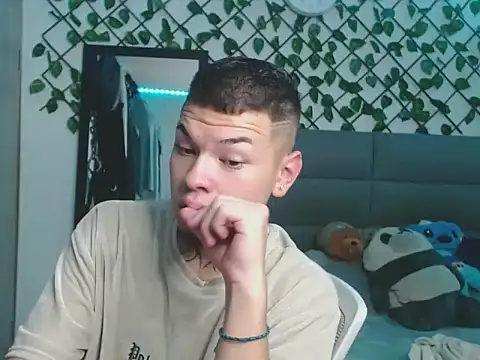 Snapshot of MarceloMilk chatting on September 25, 2025, 1:53 am MarceloMilk online show from September 25, 2025, 1:53 am