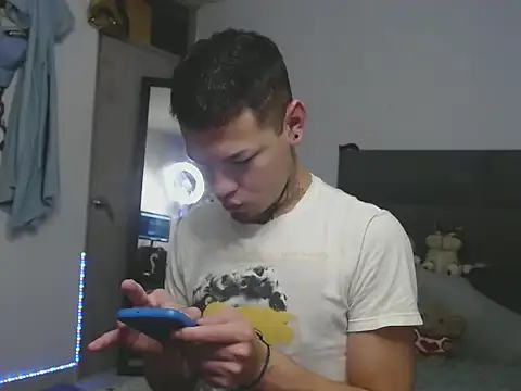 Snapshot of MarceloMilk chatting on October 7, 2025, 5:59 am MarceloMilk online show from October 7, 2025, 5:59 am