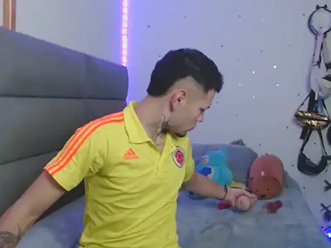 Snapshot of MarceloMilk chatting on October 20, 2025, 3:29 am MarceloMilk online show from October 20, 2025, 3:29 am