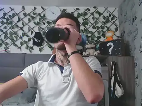 Snapshot of MarceloMilk chatting on October 30, 2025, 4:58 am MarceloMilk online show from October 30, 2025, 4:58 am