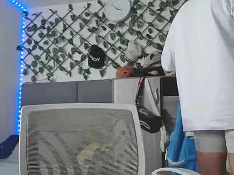 Snapshot of MarceloMilk chatting on November 1, 2025, 2:13 am MarceloMilk online show from November 1, 2025, 2:13 am