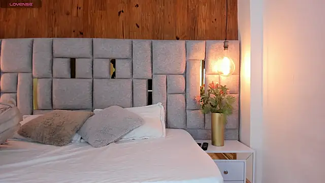 Saori newman online show from February 20, 2025, 12:04 pm