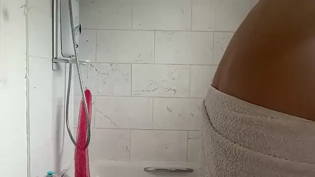 blairbella online show from November 12, 2025, 9:32 am