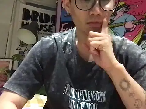 zheng90335 online show from November 16, 2025, 1:49 pm