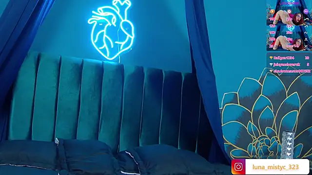 Lunamistyc online show from November 26, 2025, 7:48 pm