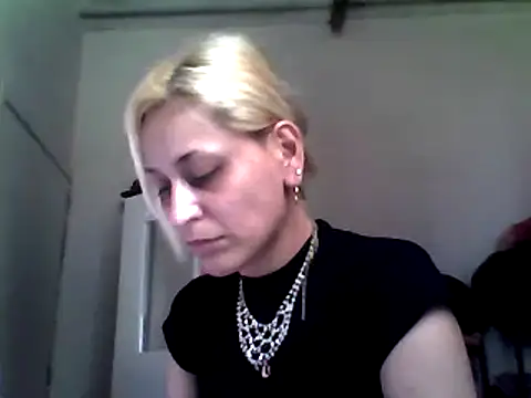 ariana crazzy online show from March 4, 2025, 7:32 pm