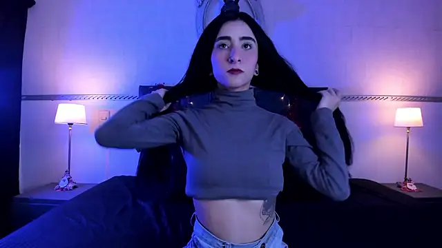 Snapshot of RomeroMoon chatting on December 24, 2024, 4:19 pm RomeroMoon online show from December 24, 2024, 4:19 pm