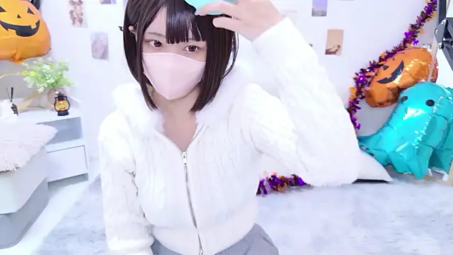 Snapshot of aki_zzz chatting on October 28, 2025, 7:27 pm aki zzz online show from October 28, 2025, 7:27 pm