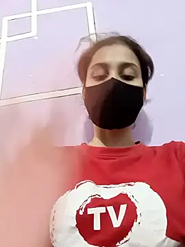 magicmoment00786 online show from September 28, 2025, 7:25 am