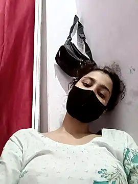 magicmoment00786 online show from October 22, 2025, 1:22 pm