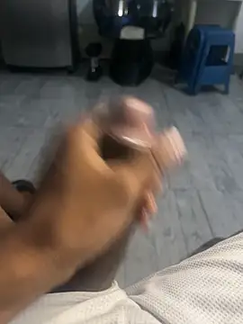 ruiz jhoe0514 online show from September 30, 2025, 12:43 pm