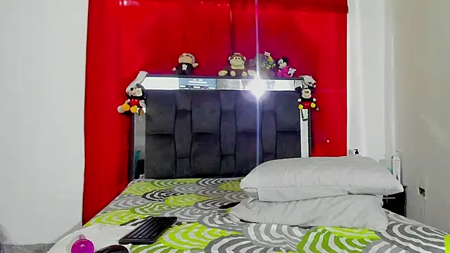 chloe vasquez710 online show from January 11, 2025, 1:32 pm