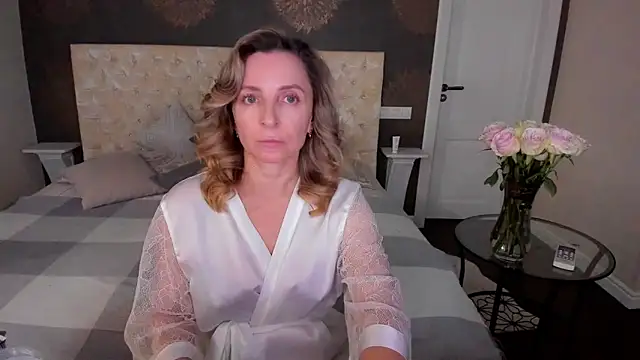 Snapshot of AllisonWilliams chatting on October 13, 2025, 5:13 pm AllisonWilliams online show from October 13, 2025, 5:13 pm