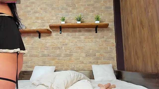 Lizzyvixxx online show from February 19, 2025, 1:28 pm