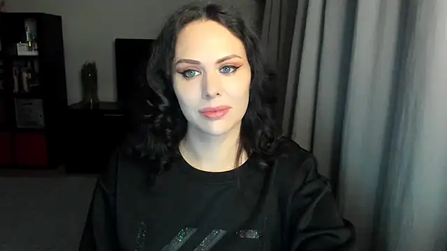 MollyCheiz online show from December 14, 2024, 11:45 pm