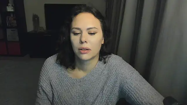 MollyCheiz online show from September 22, 2025, 5:15 pm