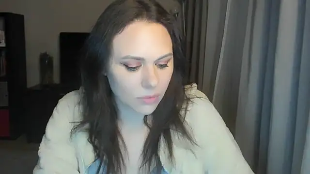Snapshot of MollyCheiz chatting on April 8, 2026, 11:05 pm MollyCheiz online show from April 8, 2026, 11:05 pm