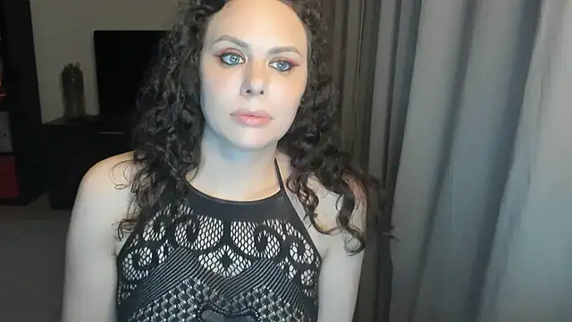 MollyCheiz online show from June 6, 2026, 8:35 pm