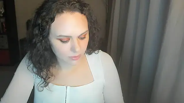 MollyCheiz online show from July 2, 2026, 1:49 am