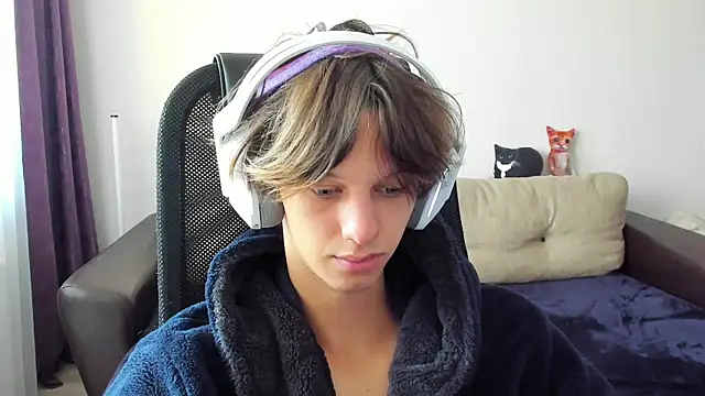 Ostin meow online show from October 19, 2025, 8:37 am