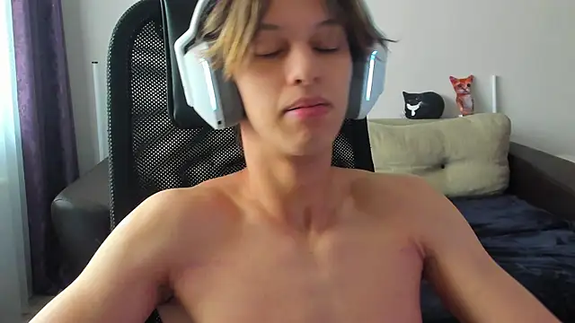 Ostin meow online show from October 23, 2025, 4:01 am