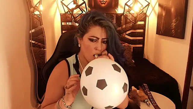Snapshot of scarleth_blue chatting on July 3, 2026, 3:02 am scarleth blue online show from July 3, 2026, 3:02 am
