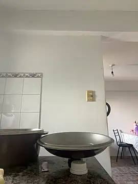 Macadiez10 online show from March 25, 2026, 5:52 pm