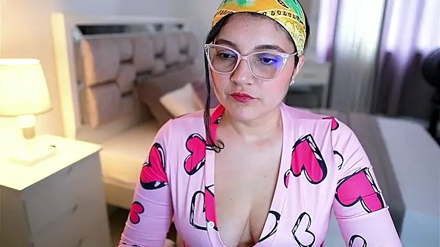 Camilaa bueno online show from February 23, 2026, 7:44 pm