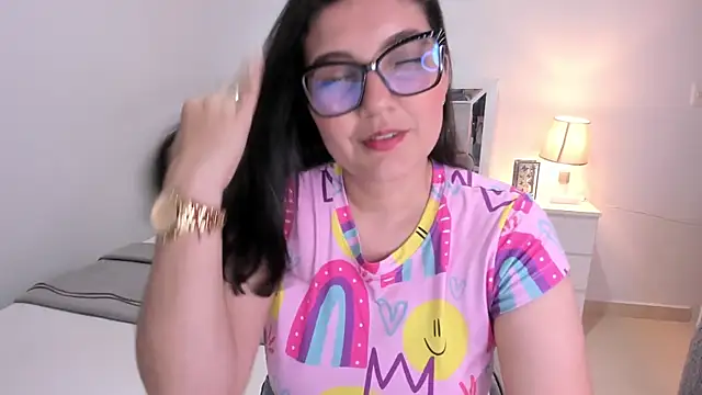 Camilaa bueno online show from March 31, 2026, 11:27 pm