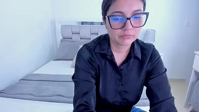 Camilaa bueno online show from May 11, 2026, 11:57 pm