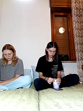 ella grays online show from October 16, 2025, 6:20 pm