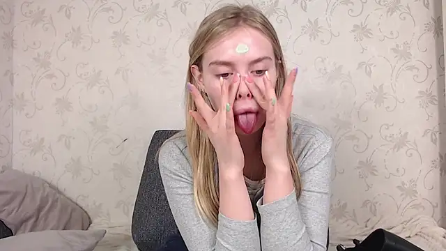 Snapshot of sofiaa_here chatting on March 12, 2026, 12:39 am sofiaa here online show from March 12, 2026, 12:39 am