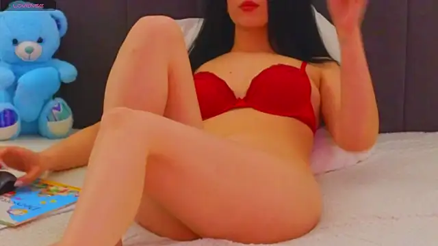 LauraMirage online show from February 6, 2026, 9:12 am