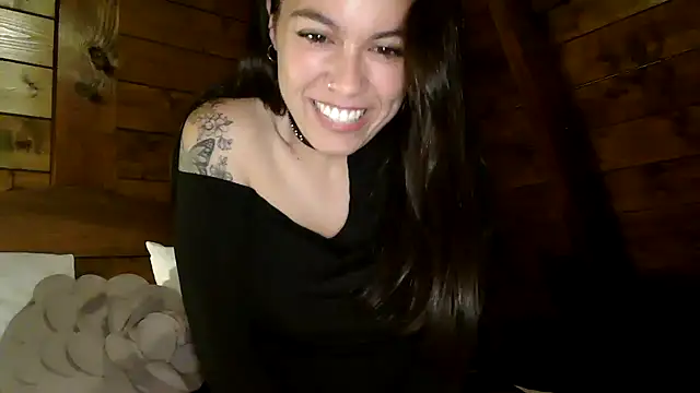 Snapshot of AmaraBella69 chatting on December 14, 2024, 11:23 pm AmaraBella69 online show from December 14, 2024, 11:23 pm