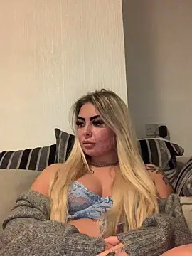 UKJuicyPrincess online show from December 2, 2024, 8:44 pm