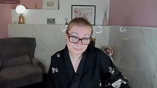 AlexandraKind online show from December 27, 2024, 1:43 am