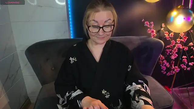AlexandraKind online show from December 30, 2024, 7:53 pm
