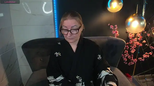 AlexandraKind online show from January 5, 2025, 5:09 pm